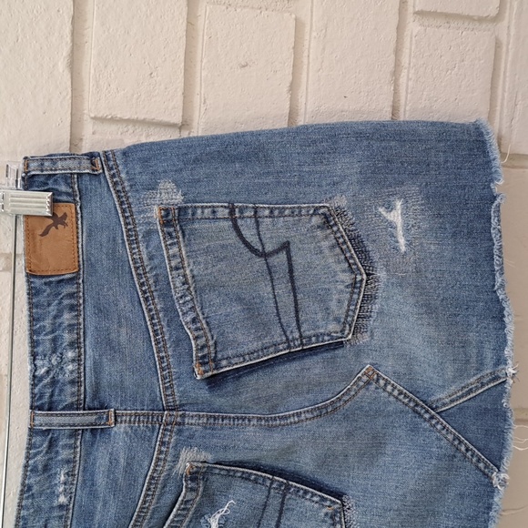 American Eagle Disressed Jean Mini Skirt. Size 4 NWT - Picture 5 of 9